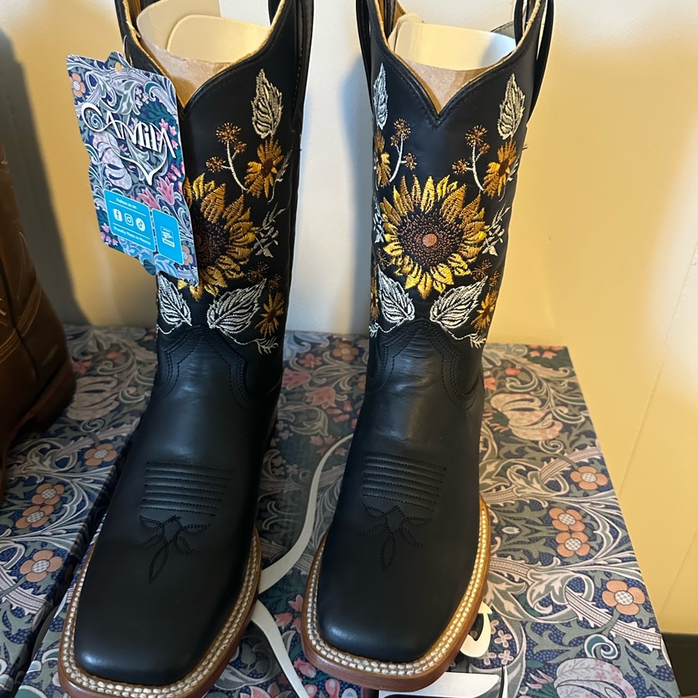Black Cowboy Boots with Sunflower Embroidery